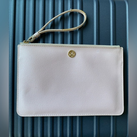 Lululemon Light Pink Clutch Wristlet Pouch Gold Logo Polyvinyl Zipper Pull - Picture 4 of 15